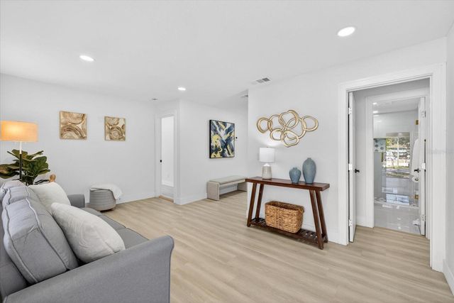 6403 ELLIOT DRIVE, Tampa, FL 33615