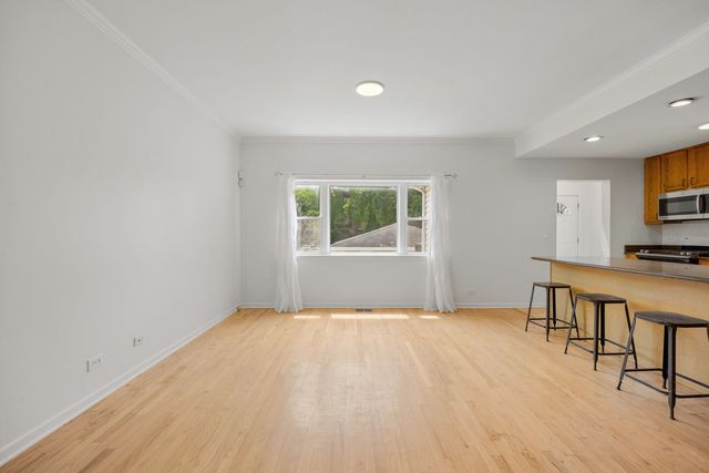 1323 E 61st Street, Chicago, IL 60637