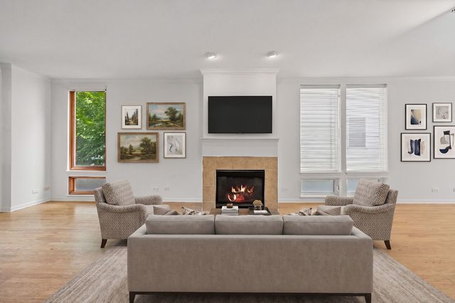1323 E 61st Street, Chicago, IL 60637