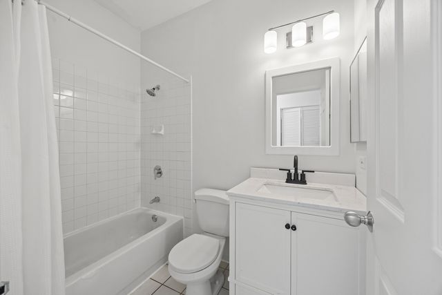 1323 E 61st Street, Chicago, IL 60637