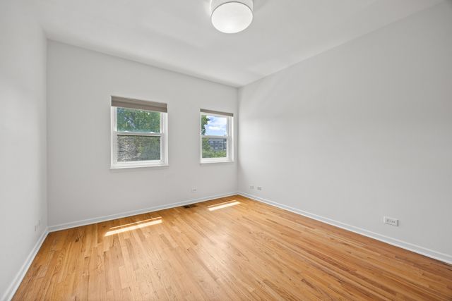 1323 E 61st Street, Chicago, IL 60637