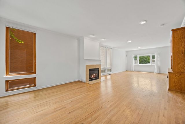 1323 E 61st Street, Chicago, IL 60637
