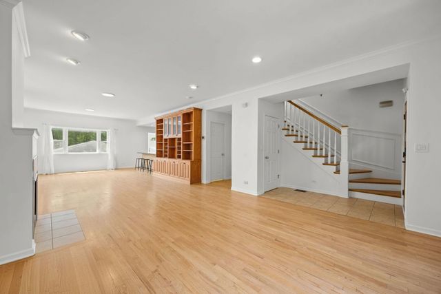 1323 E 61st Street, Chicago, IL 60637