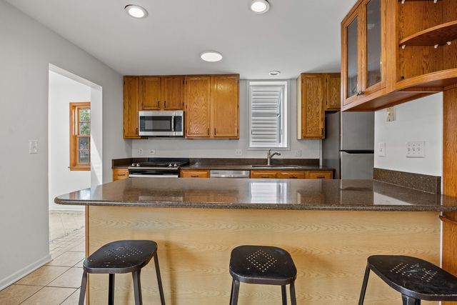 1323 E 61st Street, Chicago, IL 60637