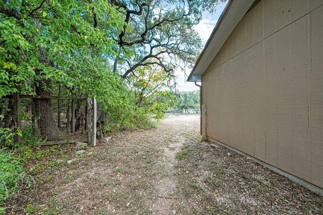 10 W El Camino Real, Wimberley, TX 78676