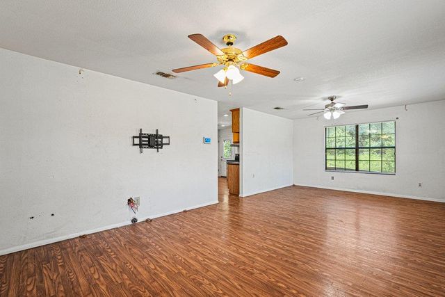 10 W El Camino Real, Wimberley, TX 78676