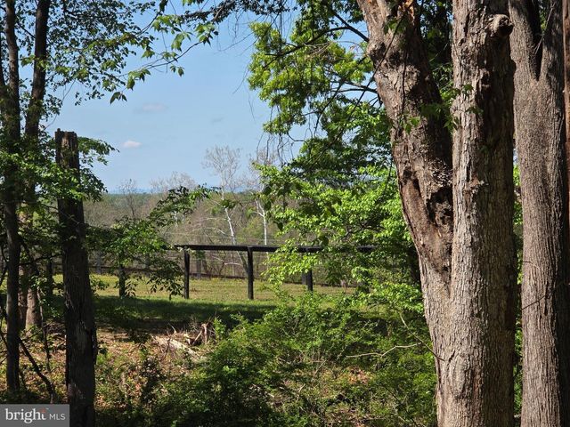 LEIGH RD, Warrenton, VA 20186