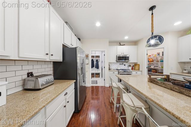 16475 Haverhill Drive, Macomb Township, MI 48044
