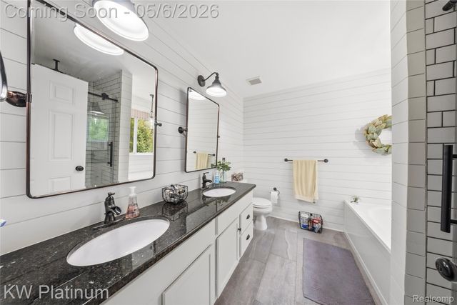 16475 Haverhill Drive, Macomb Township, MI 48044