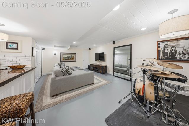 16475 Haverhill Drive, Macomb Township, MI 48044