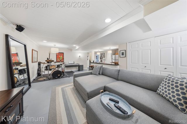 16475 Haverhill Drive, Macomb Township, MI 48044
