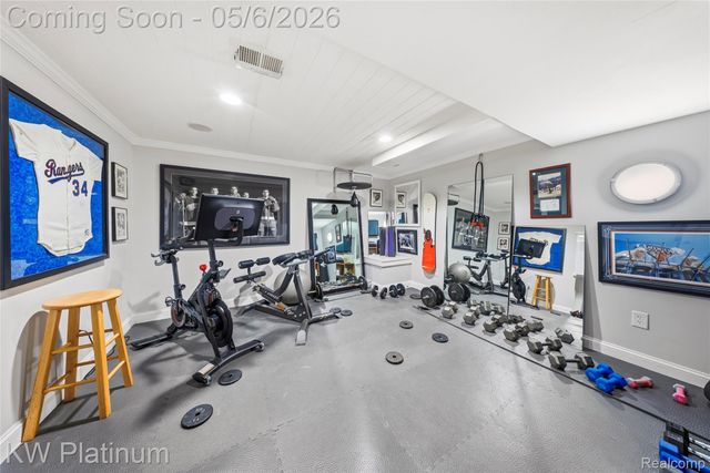 16475 Haverhill Drive, Macomb Township, MI 48044