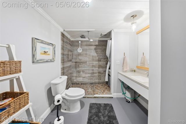 16475 Haverhill Drive, Macomb Township, MI 48044