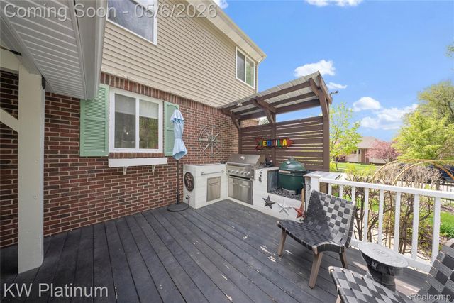 16475 Haverhill Drive, Macomb Township, MI 48044