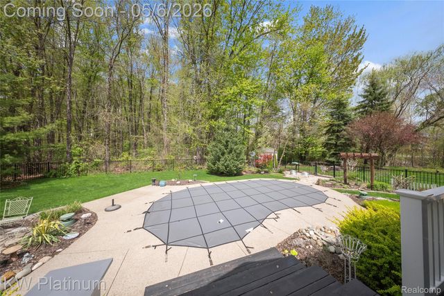 16475 Haverhill Drive, Macomb Township, MI 48044