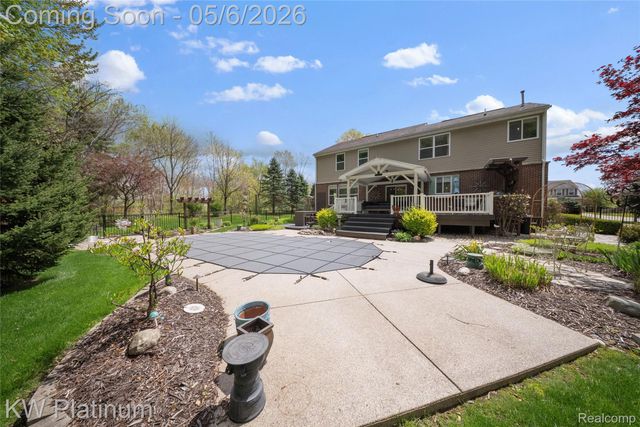 16475 Haverhill Drive, Macomb Township, MI 48044