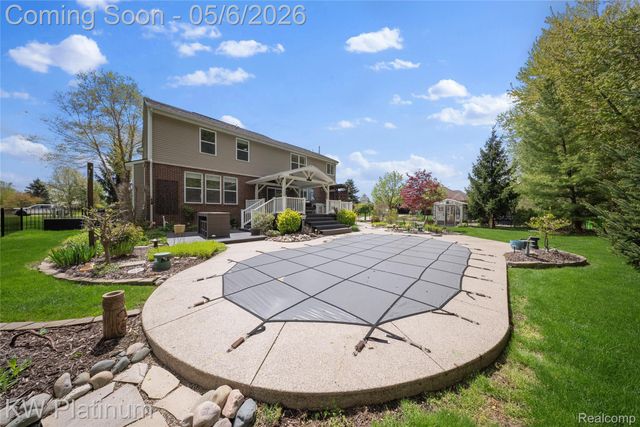 16475 Haverhill Drive, Macomb Township, MI 48044