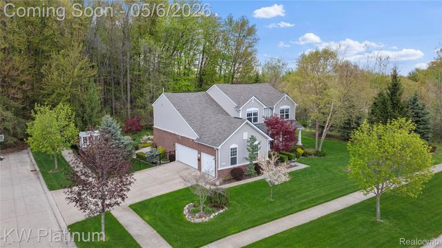 16475 Haverhill Drive, Macomb Township, MI 48044