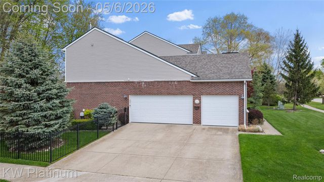 16475 Haverhill Drive, Macomb Township, MI 48044