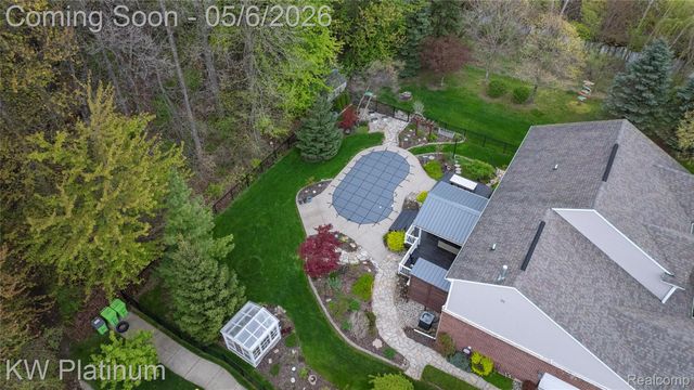 16475 Haverhill Drive, Macomb Township, MI 48044