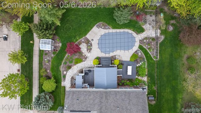 16475 Haverhill Drive, Macomb Township, MI 48044