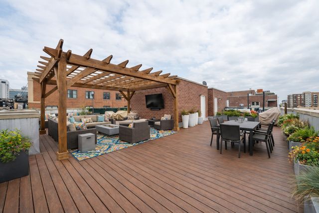 1169 W Madison Street 4W, Chicago, IL 60607