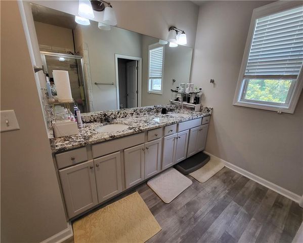 5414 Town Square Way, Flowery Branch, GA 30542