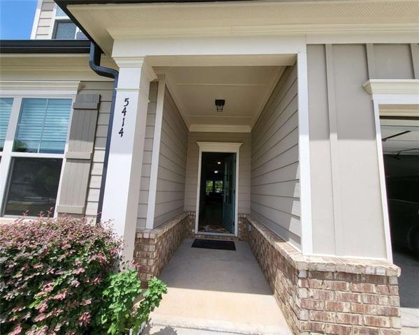 5414 Town Square Way, Flowery Branch, GA 30542