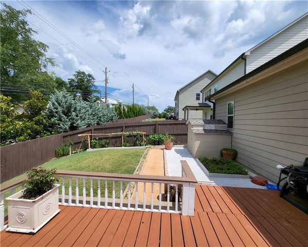 5414 Town Square Way, Flowery Branch, GA 30542
