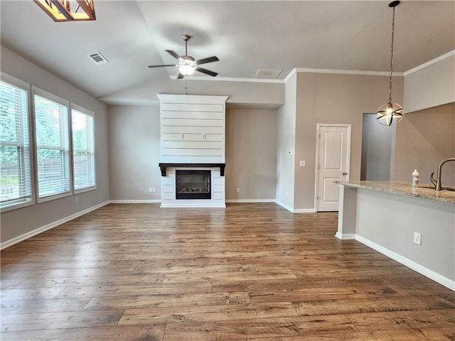 5414 Town Square Way, Flowery Branch, GA 30542