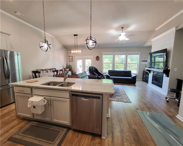 5414 Town Square Way, Flowery Branch, GA 30542