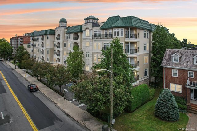 410 Westchester Avenue 202, Port Chester, NY 10573