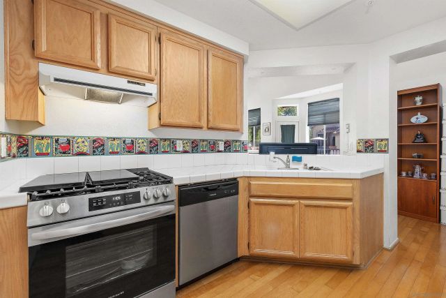 11362 Via Rancho San Diego J, El Cajon, CA 92019