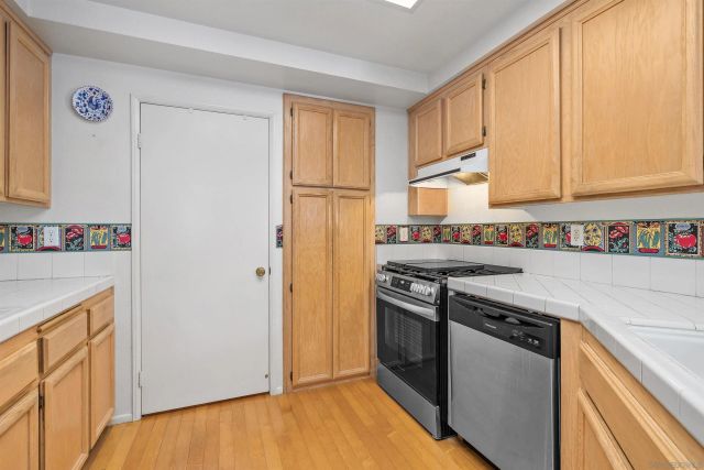 11362 Via Rancho San Diego J, El Cajon, CA 92019