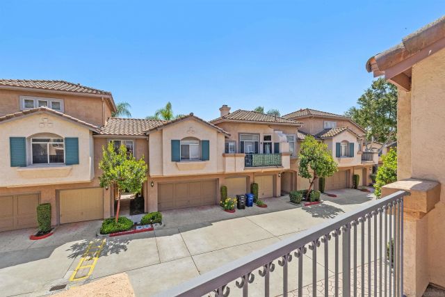 11362 Via Rancho San Diego J, El Cajon, CA 92019