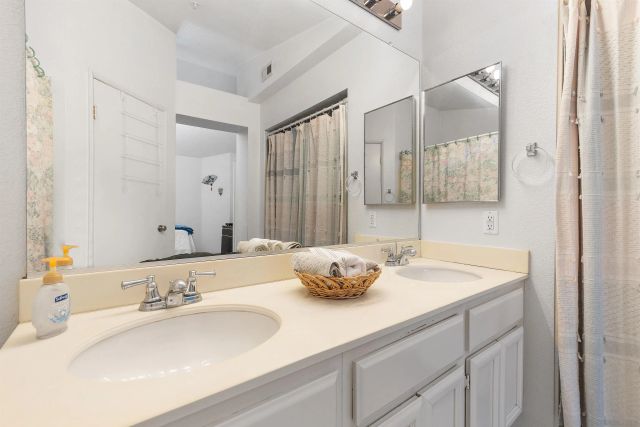 11362 Via Rancho San Diego J, El Cajon, CA 92019