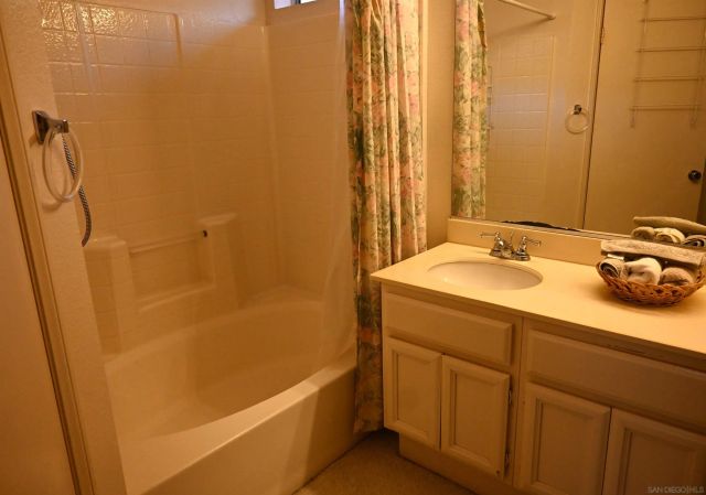 11362 Via Rancho San Diego J, El Cajon, CA 92019
