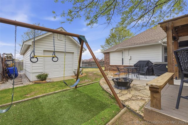 11206 S 276th East Avenue, Coweta, OK 74429