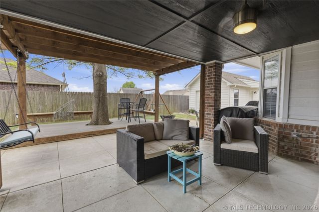 11206 S 276th East Avenue, Coweta, OK 74429