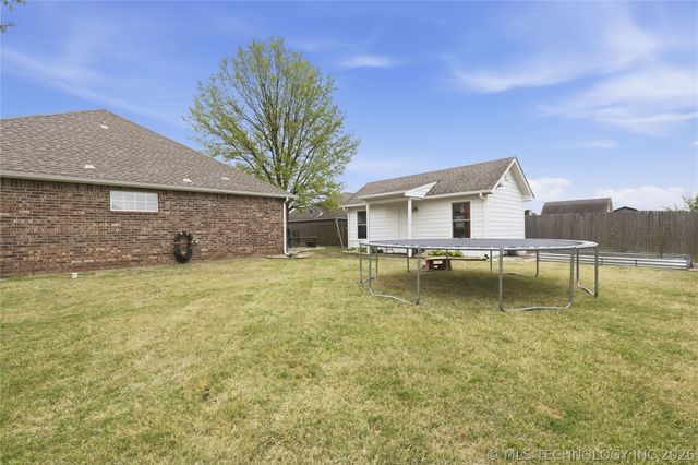 11206 S 276th East Avenue, Coweta, OK 74429