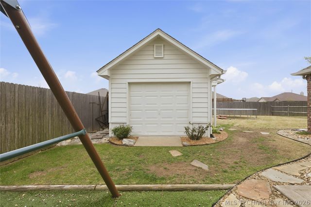 11206 S 276th East Avenue, Coweta, OK 74429