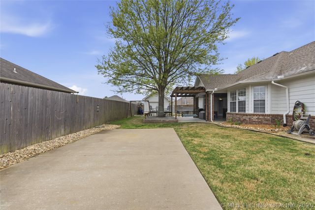 11206 S 276th East Avenue, Coweta, OK 74429