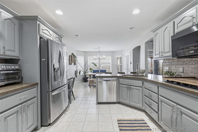 11206 S 276th East Avenue, Coweta, OK 74429