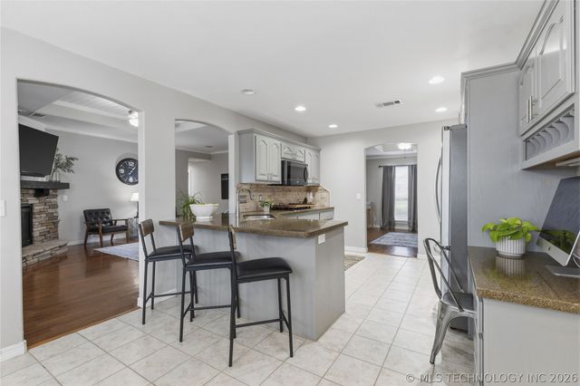 11206 S 276th East Avenue, Coweta, OK 74429