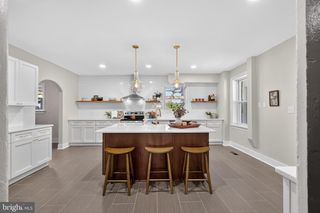 225 E CANAL RD, York, PA 17404