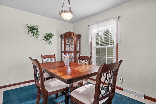 10235 W Cascade DRIVE, Franklin, WI 53132