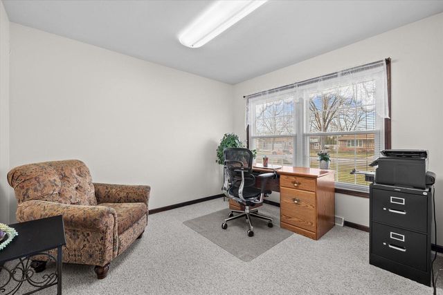 10235 W Cascade DRIVE, Franklin, WI 53132