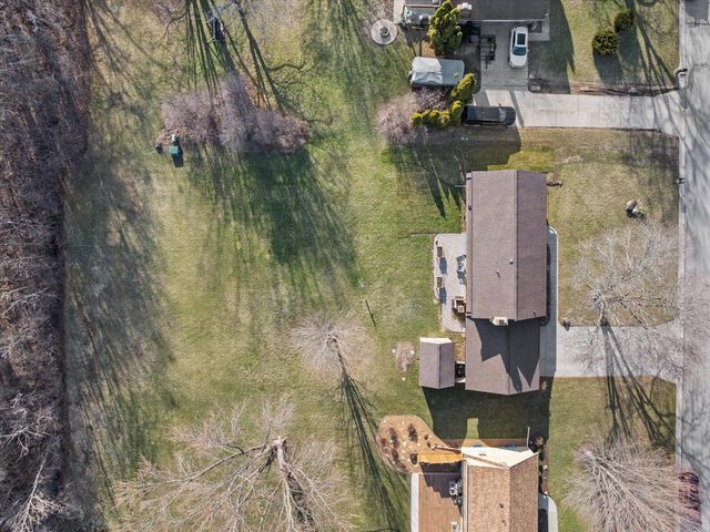 10235 W Cascade DRIVE, Franklin, WI 53132