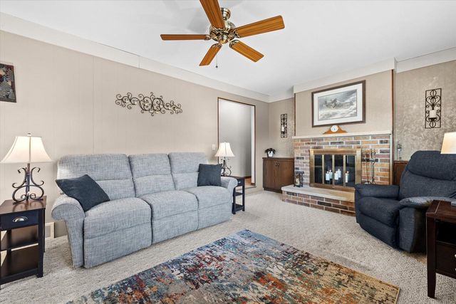 10235 W Cascade DRIVE, Franklin, WI 53132