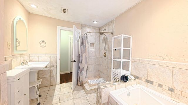 24206 Creekview Drive, Spring, TX 77389